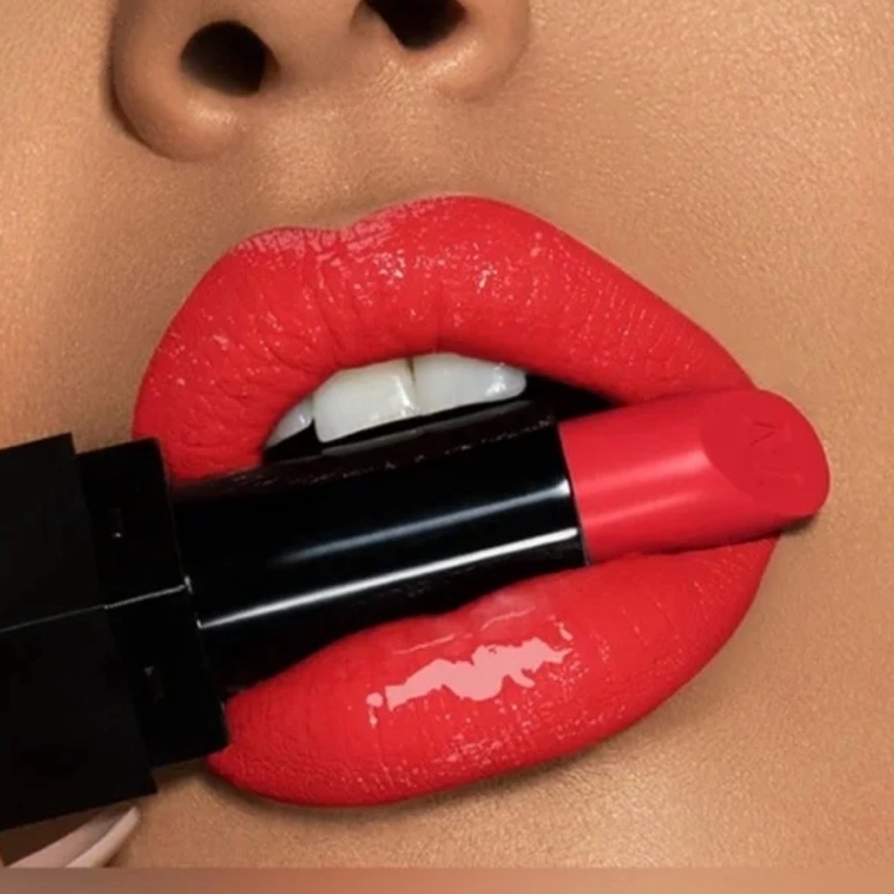 Hot Shot Morphe Lipstick 💄